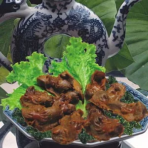 《鴨董香燻滷味》雞胗