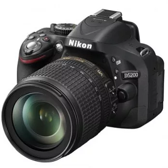 Nikon D5200+18-105mm 變焦鏡組+32GC10+專用電池X2+大球清潔組+拭鏡筆+保護鏡+專用快門線+專用遙控器+專用相機包+HDMI